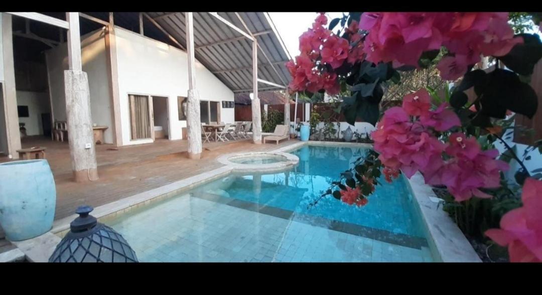 David Villa Gili Trawangan Bilik gambar